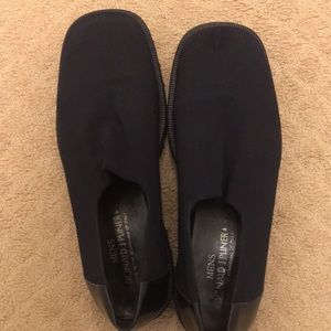 Donald Pliner Black Microfiber slip ons-Size 10